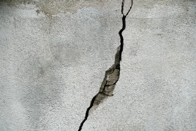 CzechTechnology - Předpjatý beton má vyšší únosnost než obyčejný. K čemu slouží? beton popraskani
